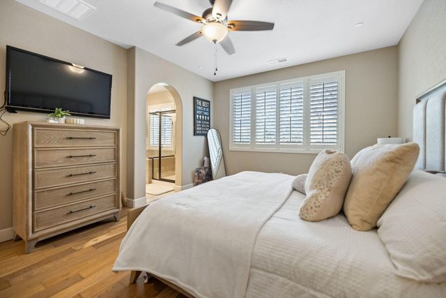 2790 Harbor Island Avenue, Tulare, CA 93274