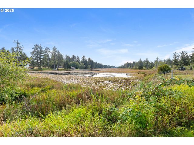 92256 HUMMINGBIRD Ln, Warrenton, OR 97146