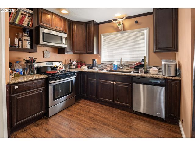 92256 HUMMINGBIRD Ln, Warrenton, OR 97146