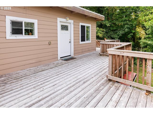 92256 HUMMINGBIRD Ln, Warrenton, OR 97146