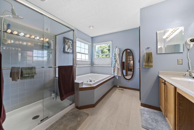 3529 Lake Louise Drive, Grove City, OH 43123