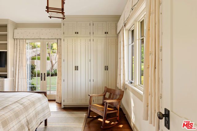 1166 Summit Drive, Beverly Hills, CA 90210