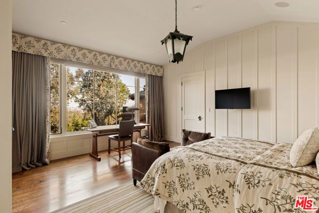 1166 Summit Drive, Beverly Hills, CA 90210