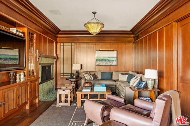 1166 Summit Drive, Beverly Hills, CA 90210