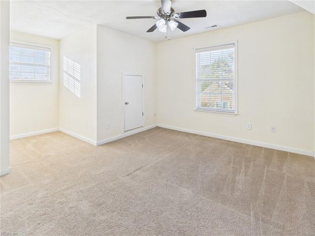 3148 Hyde CIR, Norfolk, VA 23513