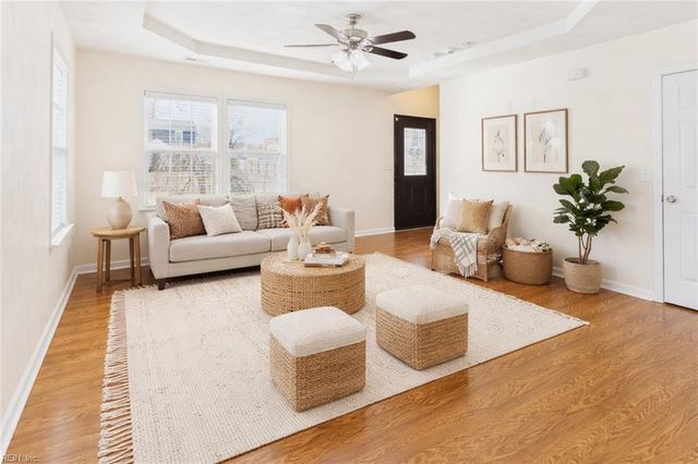 3148 Hyde CIR, Norfolk, VA 23513