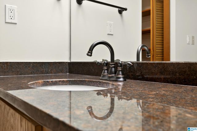 2905 KIRKCALDY LANE, Birmingham, AL 35242