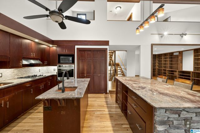 2905 KIRKCALDY LANE, Birmingham, AL 35242