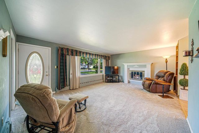 133 VILLA DRIVE, Neenah, WI 54956