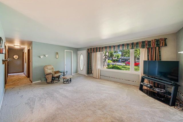 133 VILLA DRIVE, Neenah, WI 54956
