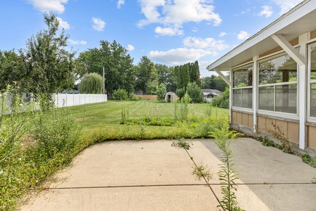 1007 Nancy Road, Lake Holiday, IL 60548