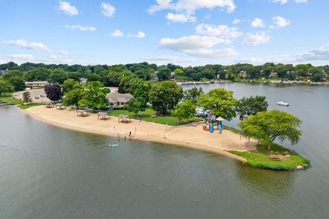 1007 Nancy Road, Lake Holiday, IL 60548