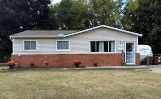 36216 Harroun Court, Wayne, MI 48184