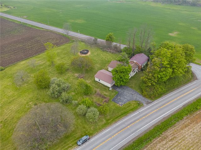 1005 Old Pre-Emption Road, Lyons, NY 14489