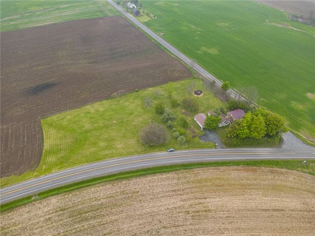 1005 Old Pre-Emption Road, Lyons, NY 14489