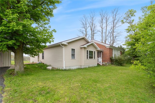1005 Old Pre-Emption Road, Lyons, NY 14489