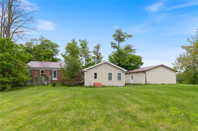 1005 Old Pre-Emption Road, Lyons, NY 14489