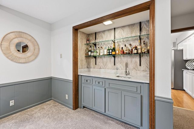 480 Calumet ROAD, Fox Point, WI 53217