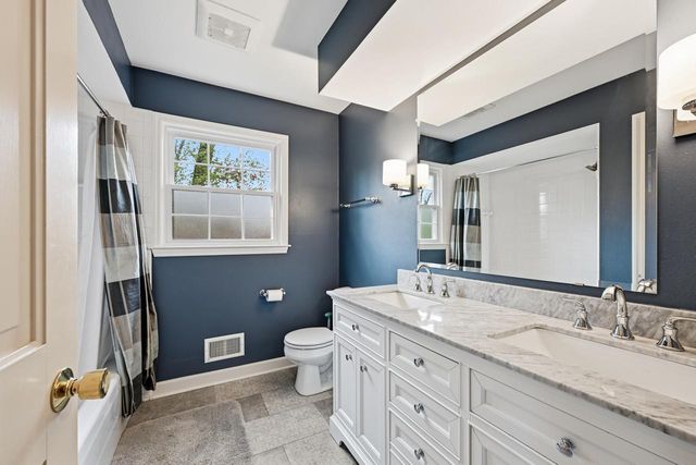 480 Calumet ROAD, Fox Point, WI 53217