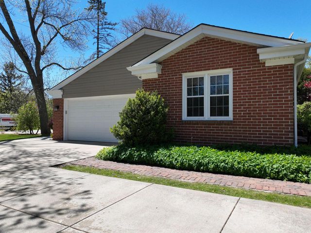 480 Calumet ROAD, Fox Point, WI 53217