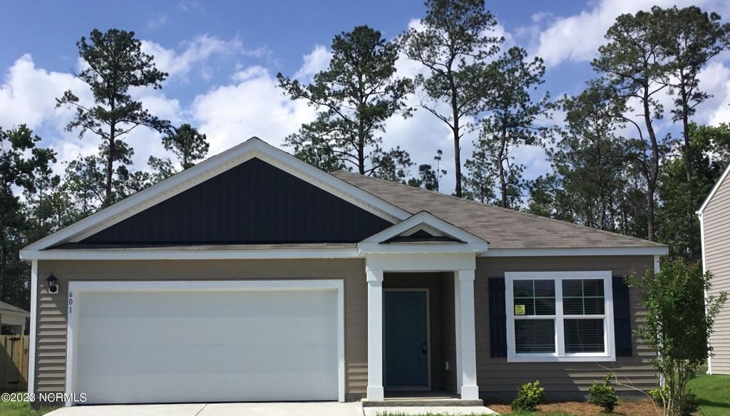 601 Draymore Drive NE, Leland, NC 28451