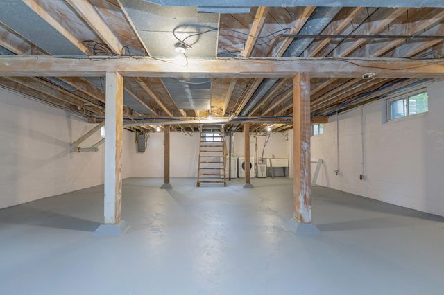 321 W Johnson Road, La Porte, IN 46350