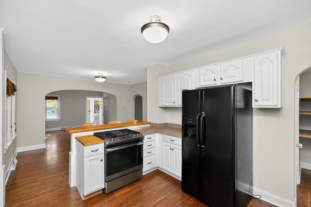 321 W Johnson Road, La Porte, IN 46350