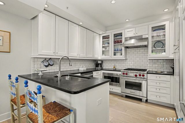 77 Havemeyer Lane 324, Stamford, CT 06902