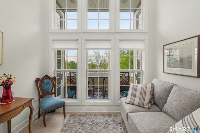 77 Havemeyer Lane 324, Stamford, CT 06902