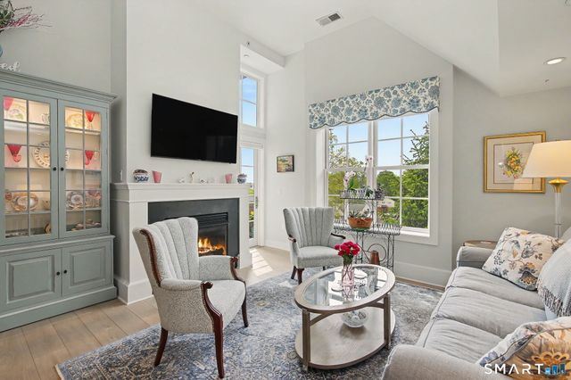 77 Havemeyer Lane 324, Stamford, CT 06902
