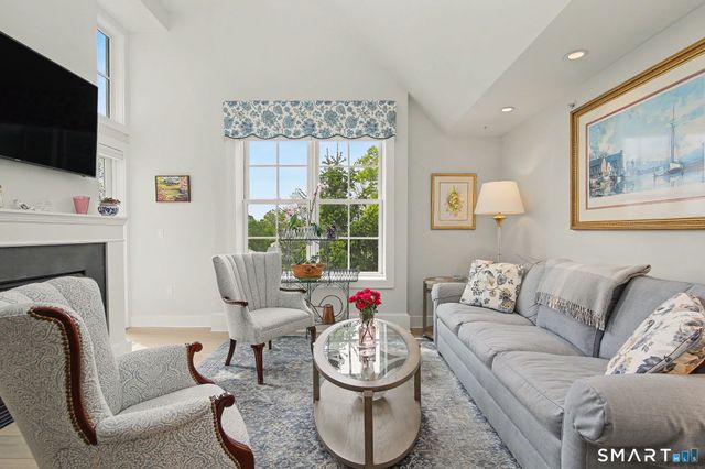 77 Havemeyer Lane 324, Stamford, CT 06902