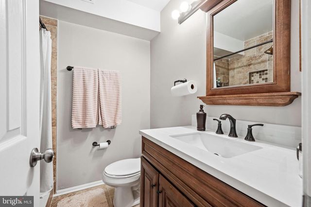 2705-A HEATHERSTONE CT, Mount Laurel, NJ 08054