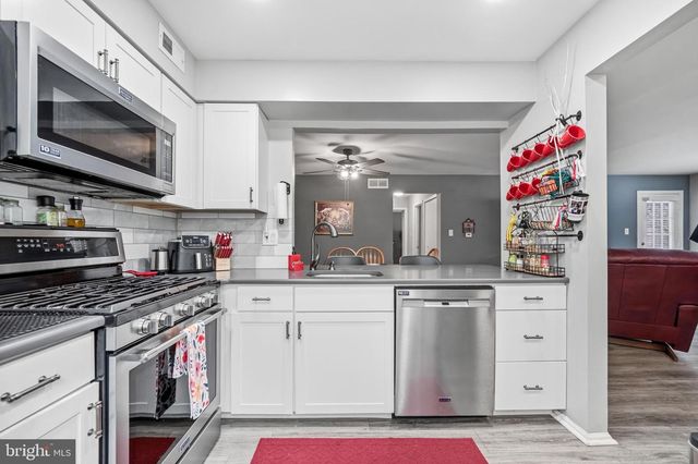 2705-A HEATHERSTONE CT, Mount Laurel, NJ 08054