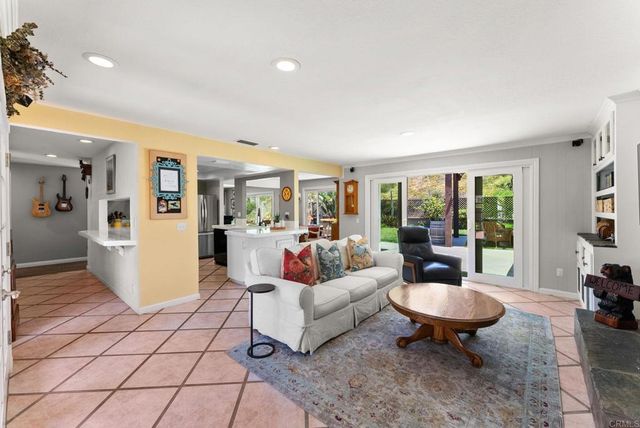 7640 Calle Madero, Carlsbad, CA 92009