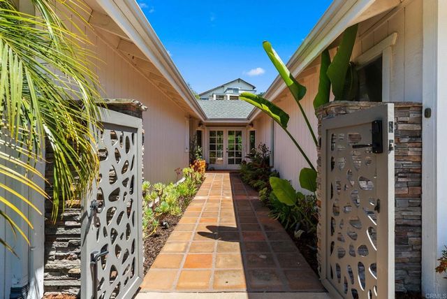 7640 Calle Madero, Carlsbad, CA 92009