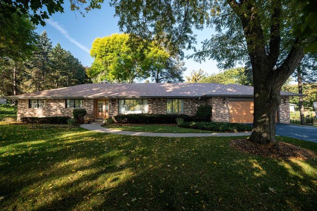 3385 Bradee ROAD, Brookfield, WI 53005