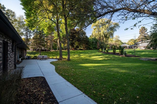 3385 Bradee ROAD, Brookfield, WI 53005
