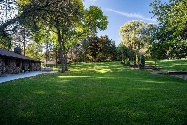 3385 Bradee ROAD, Brookfield, WI 53005