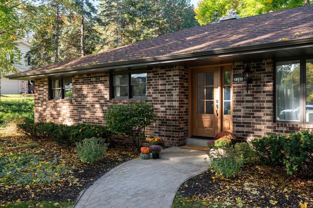 3385 Bradee ROAD, Brookfield, WI 53005