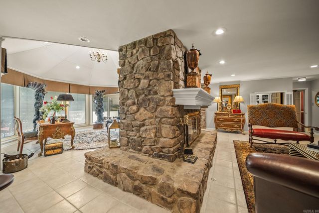 595 Valley Club Circle, Little Rock, AR 72212