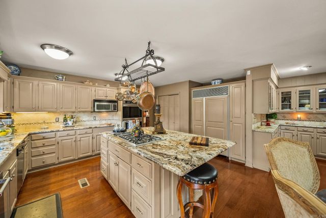 595 Valley Club Circle, Little Rock, AR 72212