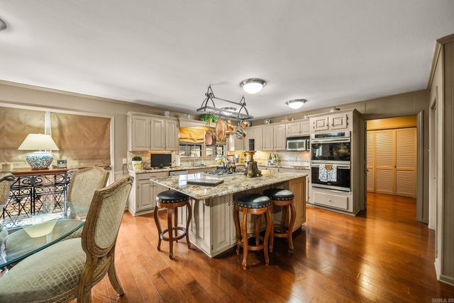 595 Valley Club Circle, Little Rock, AR 72212