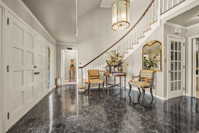 595 Valley Club Circle, Little Rock, AR 72212