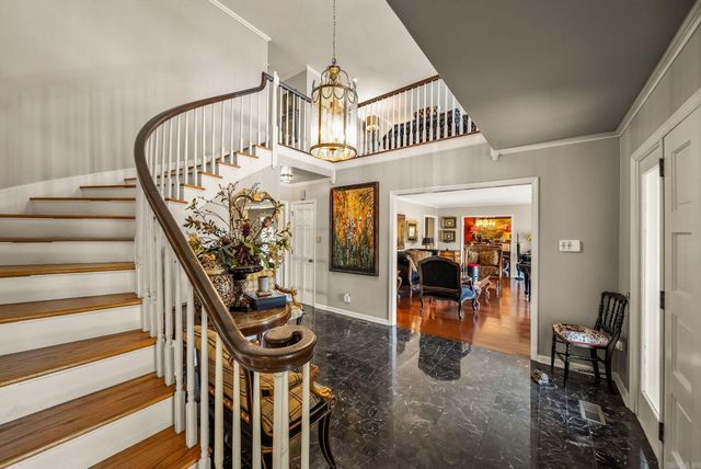 595 Valley Club Circle, Little Rock, AR 72212