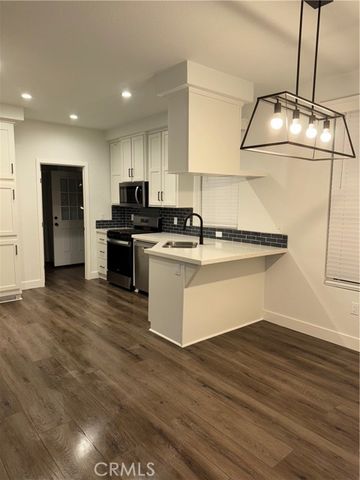 5200 Heil Avenue 64, Huntington Beach, CA 92649