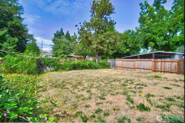 10245 42nd Avenue SW, Seattle, WA 98146