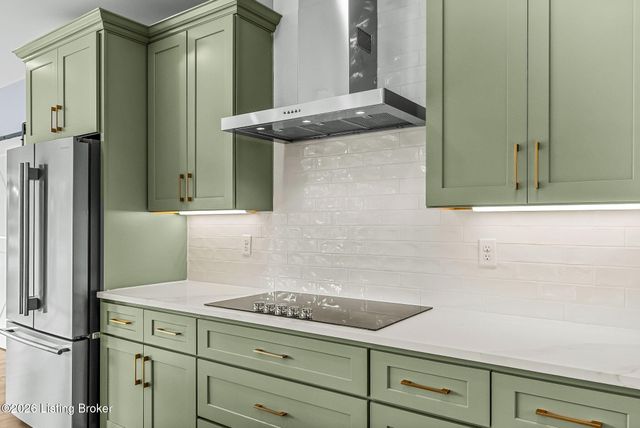 1100 Silvercrest Ln, Louisville, KY 40223