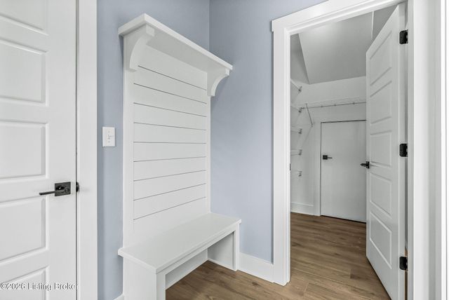 1100 Silvercrest Ln, Louisville, KY 40223