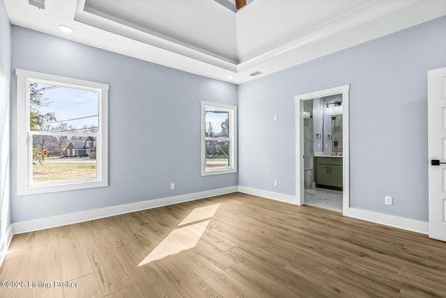 1100 Silvercrest Ln, Louisville, KY 40223