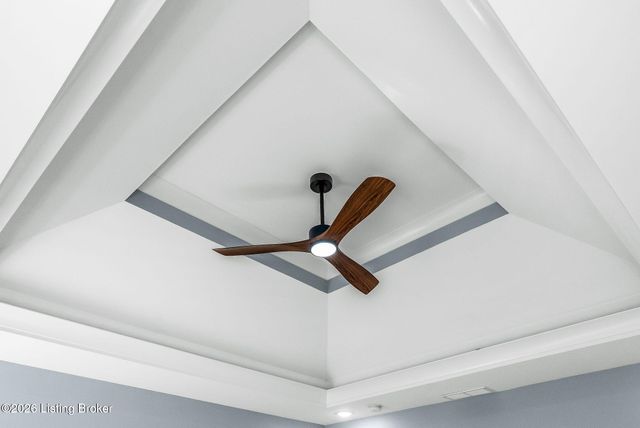 1100 Silvercrest Ln, Louisville, KY 40223